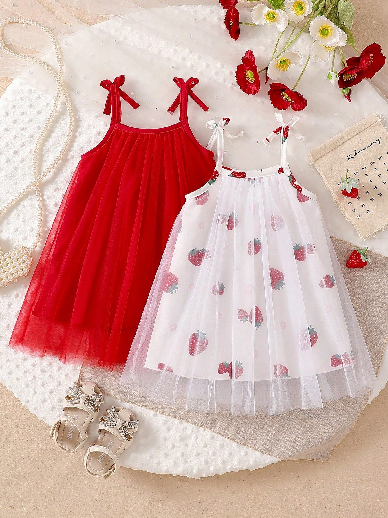 2pcs Girls Strawberry Print Tulle & Bow Strap Sundress Set - Scarle...
