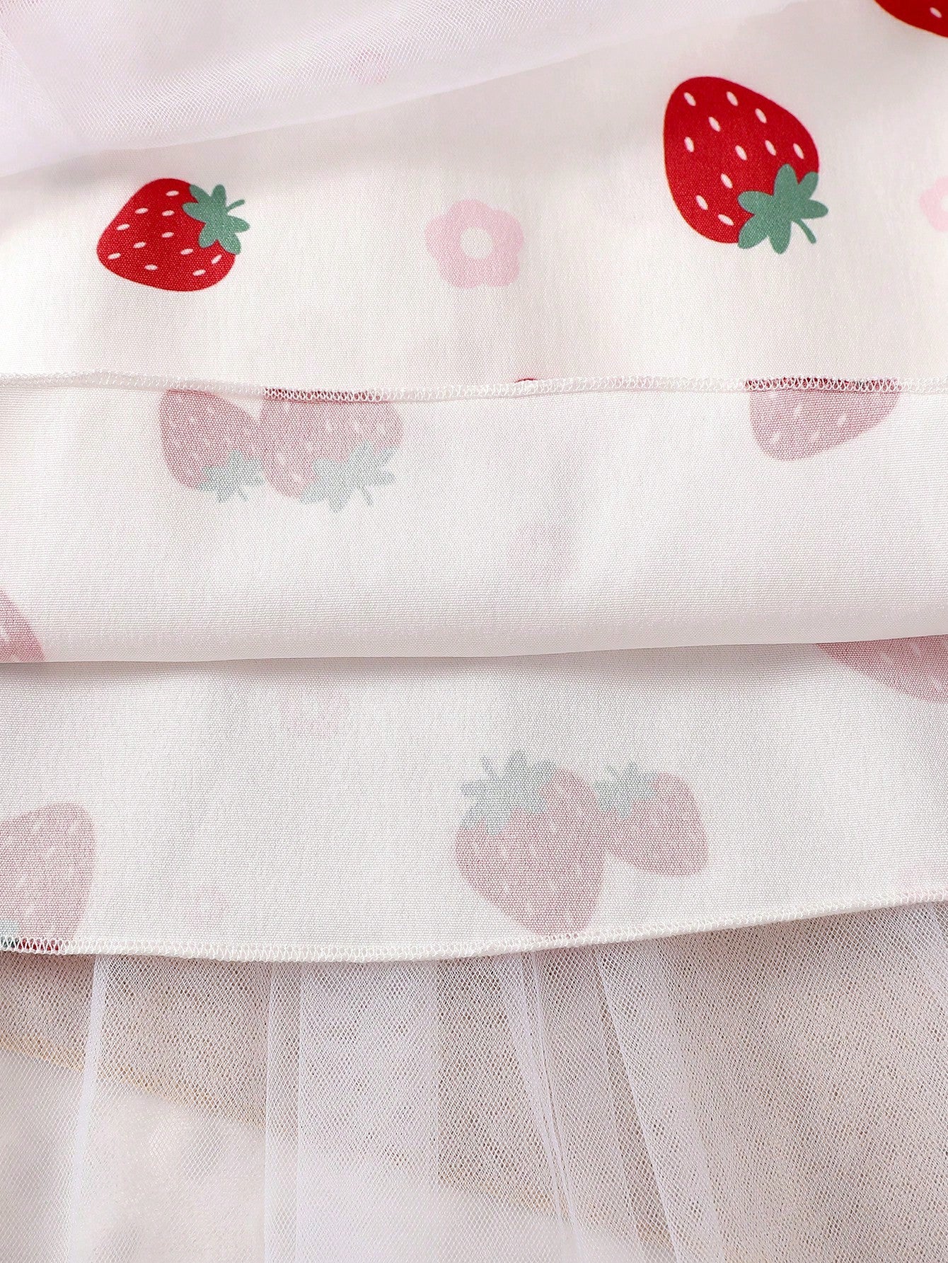 2pcs Girls Strawberry Print Tulle & Bow Strap Sundress Set - Scarle...