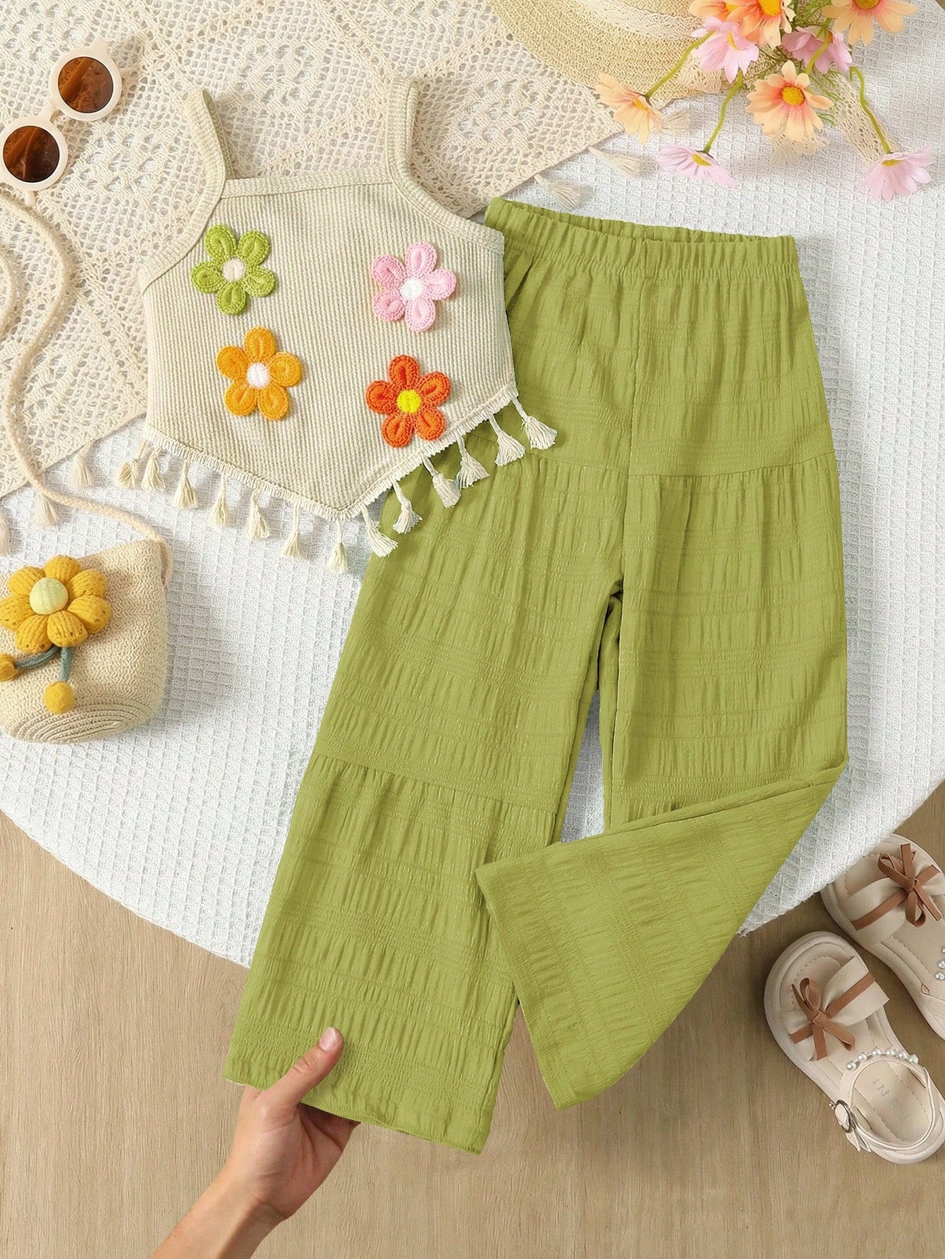 2pcs Little Girls 3D Floral Camisole & Wide-Leg Pants Set - Pistachio