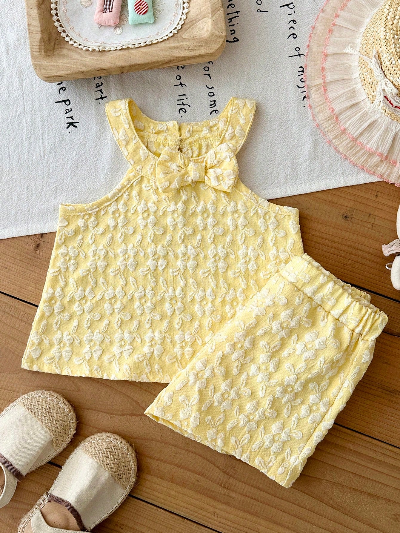 2pcs Girls Floral Jacquard Bow Halter Top & Shorts Set - Buttercup