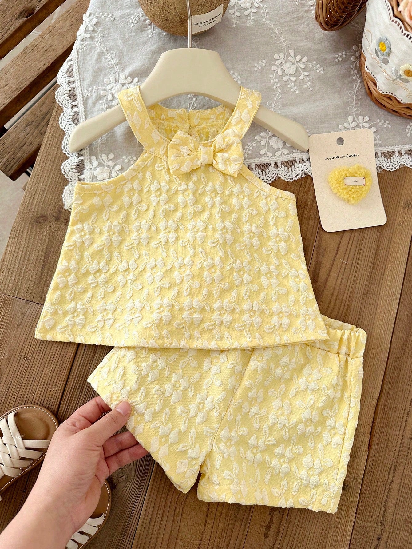 2pcs Girls Floral Jacquard Bow Halter Top & Shorts Set - Buttercup