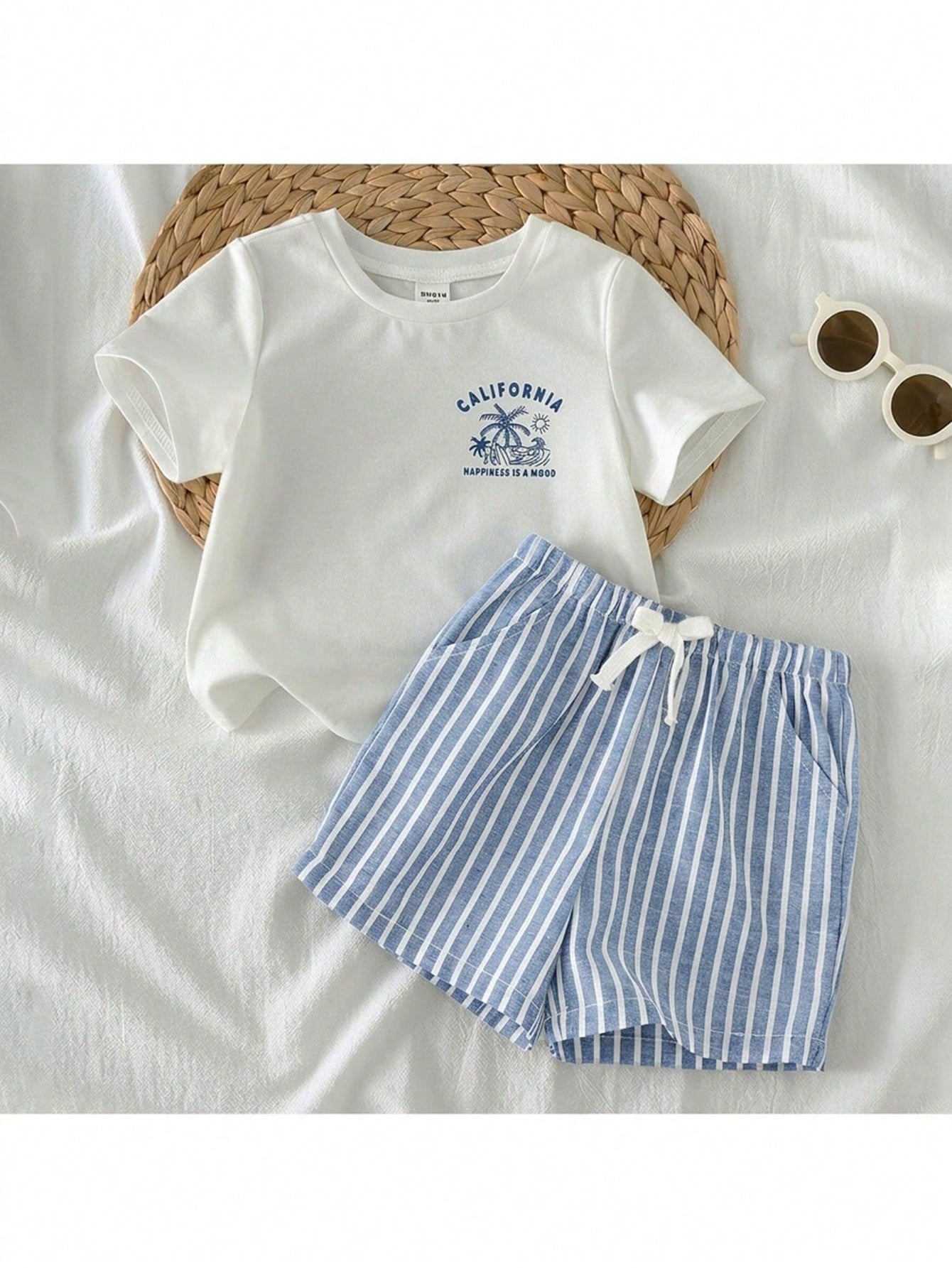 2pcs Boys California Graphic Tee & Striped Shorts Set - Ivory