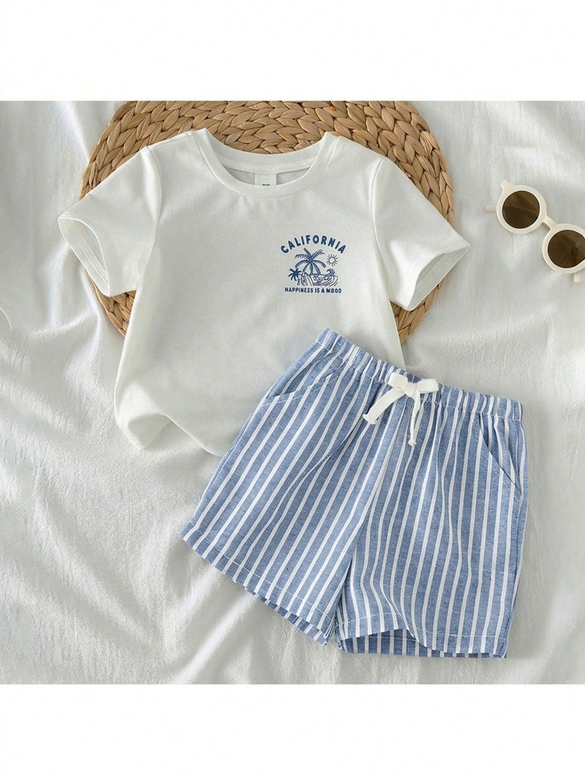 2pcs Boys California Graphic Tee & Striped Shorts Set - Ivory