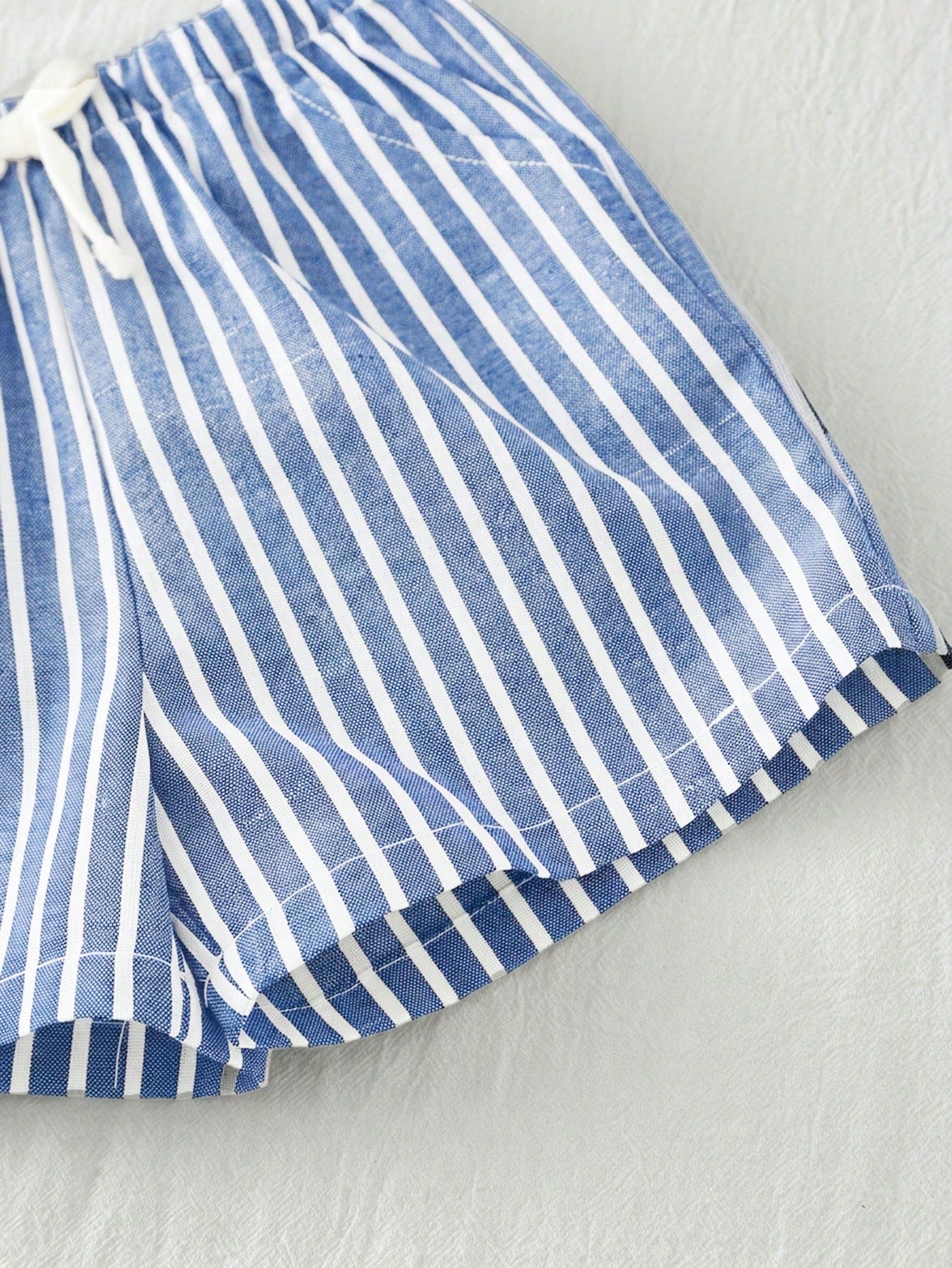2pcs Boys California Graphic Tee & Striped Shorts Set - Ivory