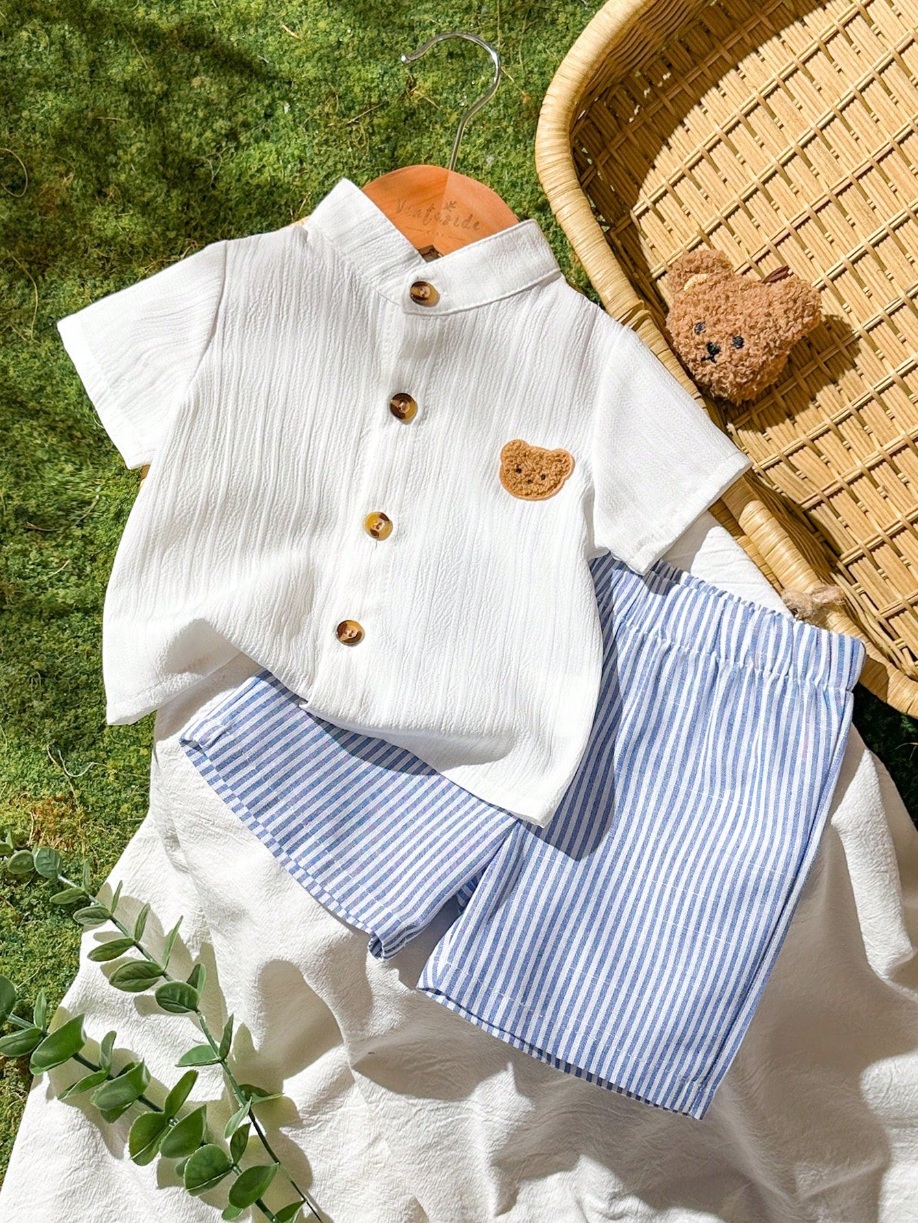 Boys Bear Patch Button-Front Shirt & Striped Shorts Set - Ivory