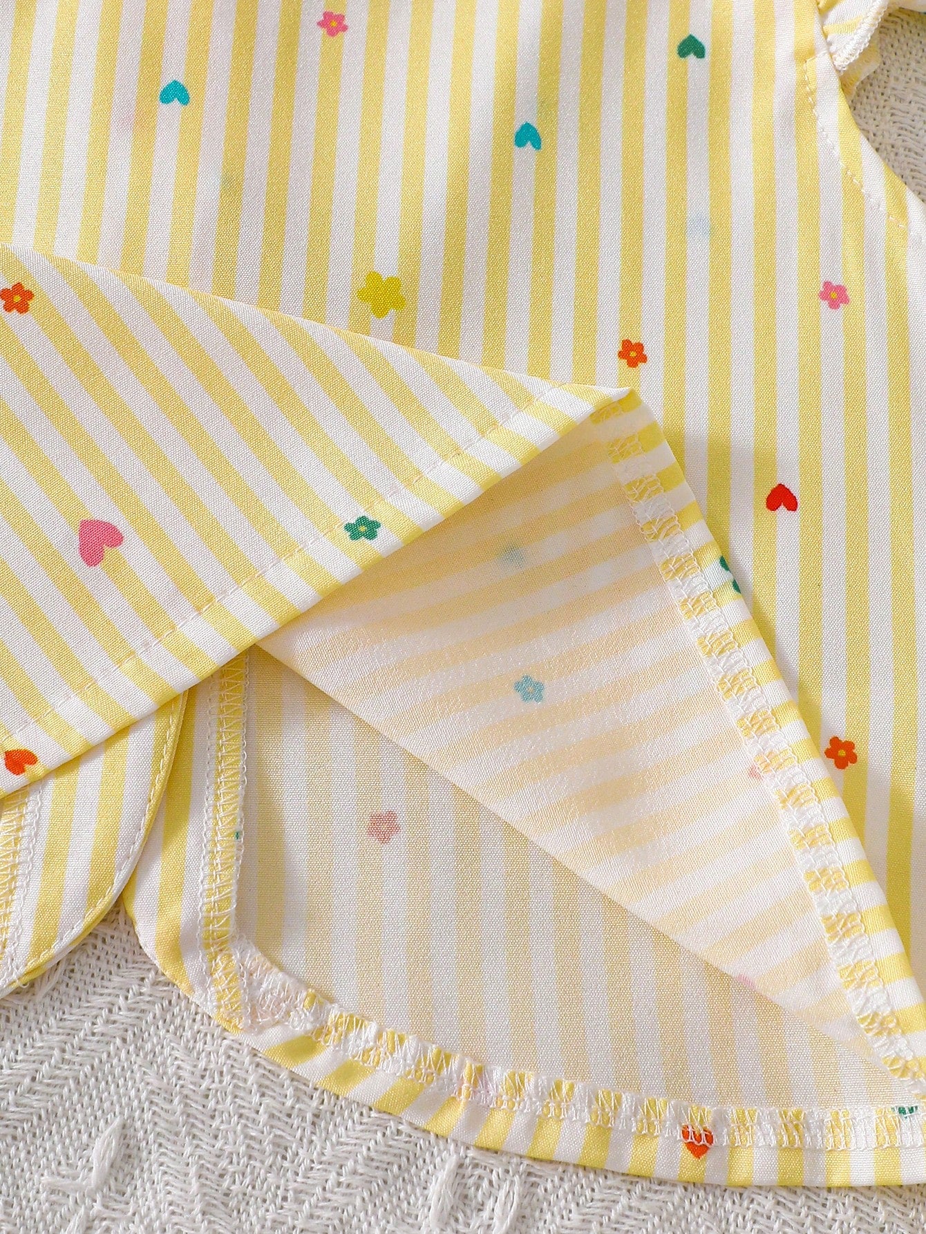 2pcs Little Girls Striped Floral Ruffle Sleeve Top & Wide-Leg Pants...