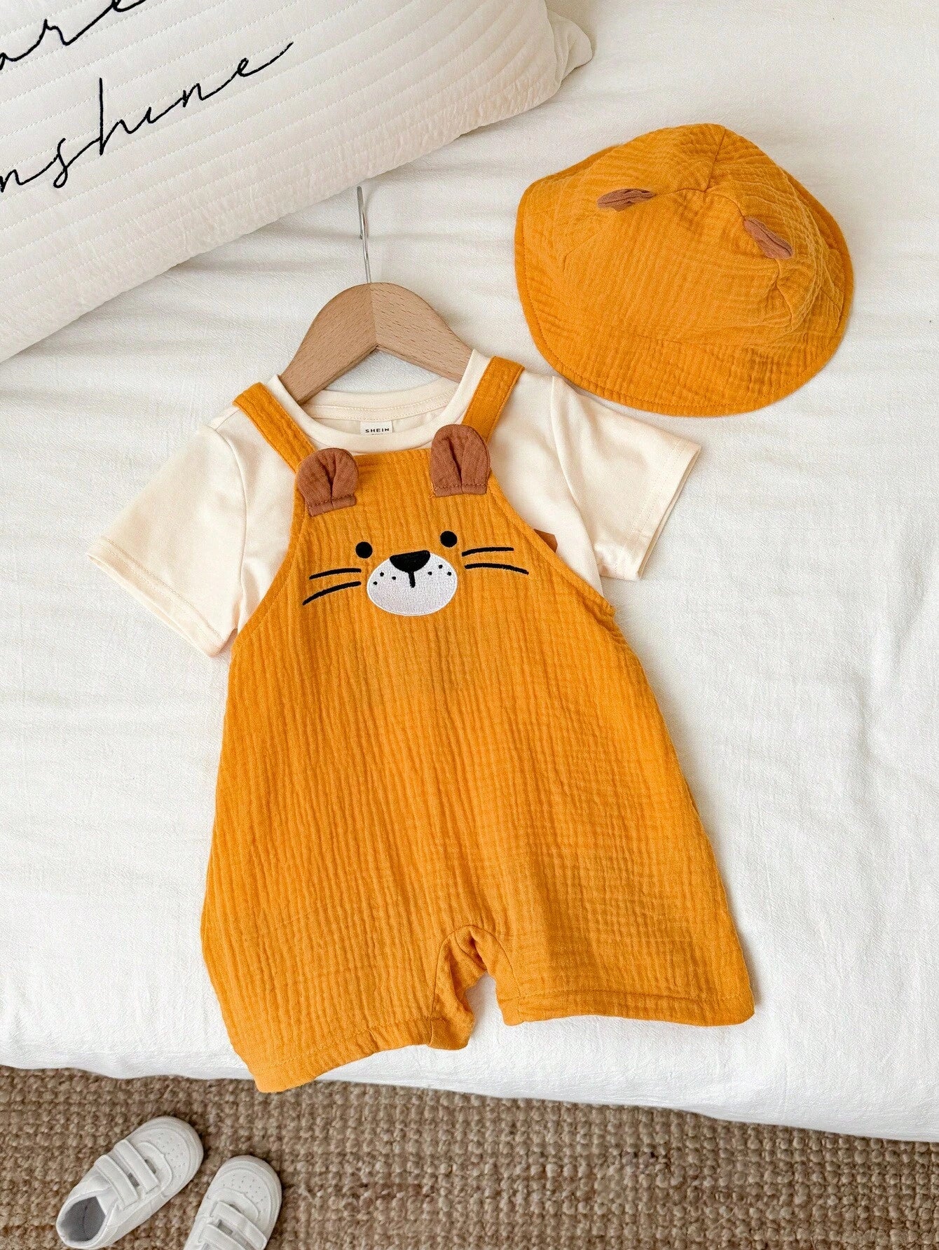 2pcs Boys Lion Appliqué Muslin Dungaree & Hat Set - Marigold | 21 C...