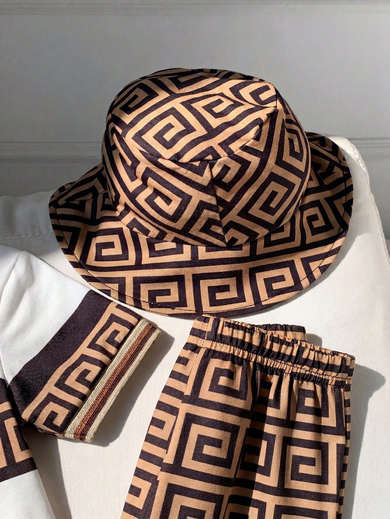 Boys Greek Key Print Tee, Shorts & Bucket Hat Set - Ivory