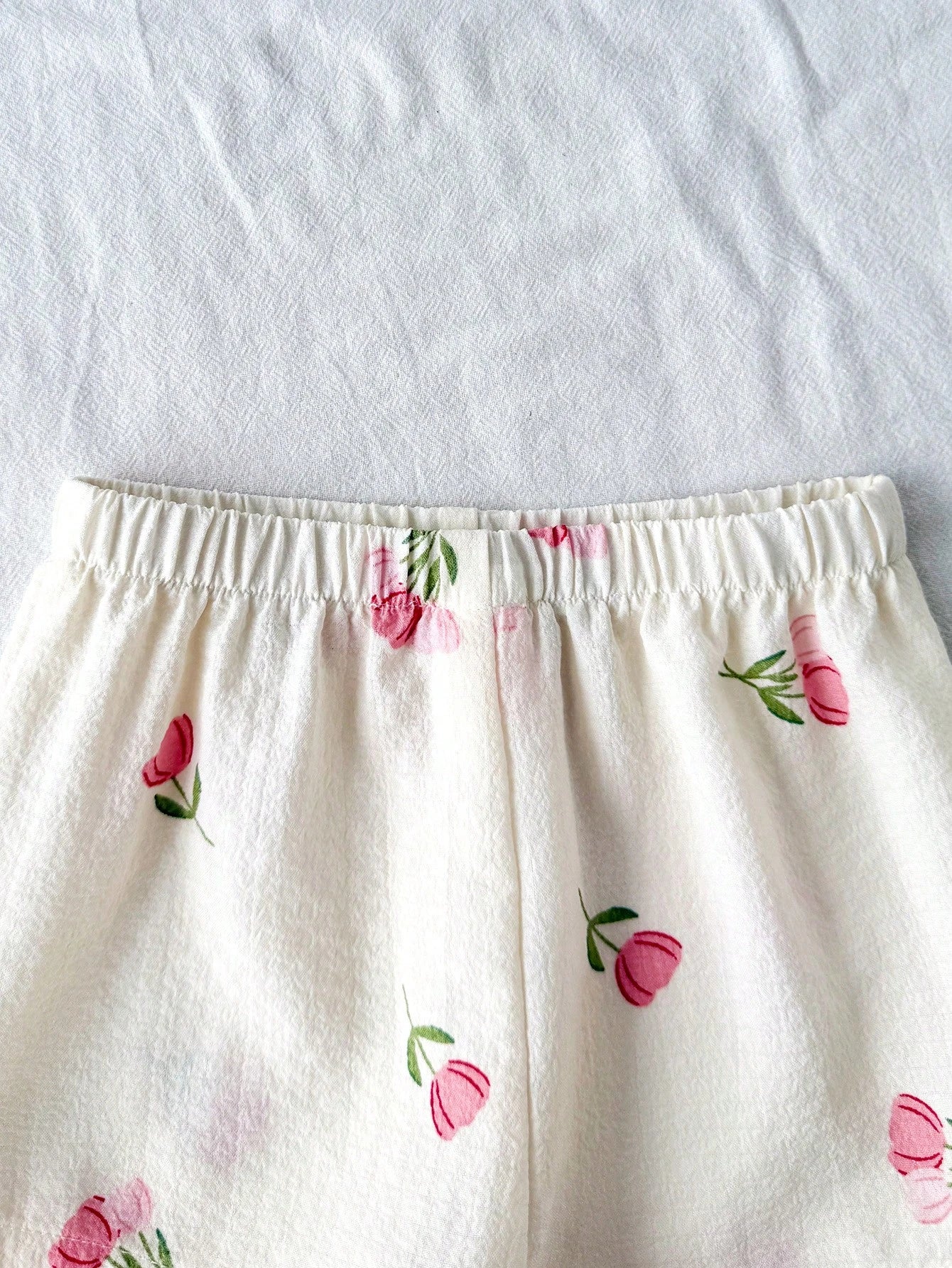 2pcs Baby Girls Tulip Print Bow Peplum Top & Shorts Set - Ivory | 2...