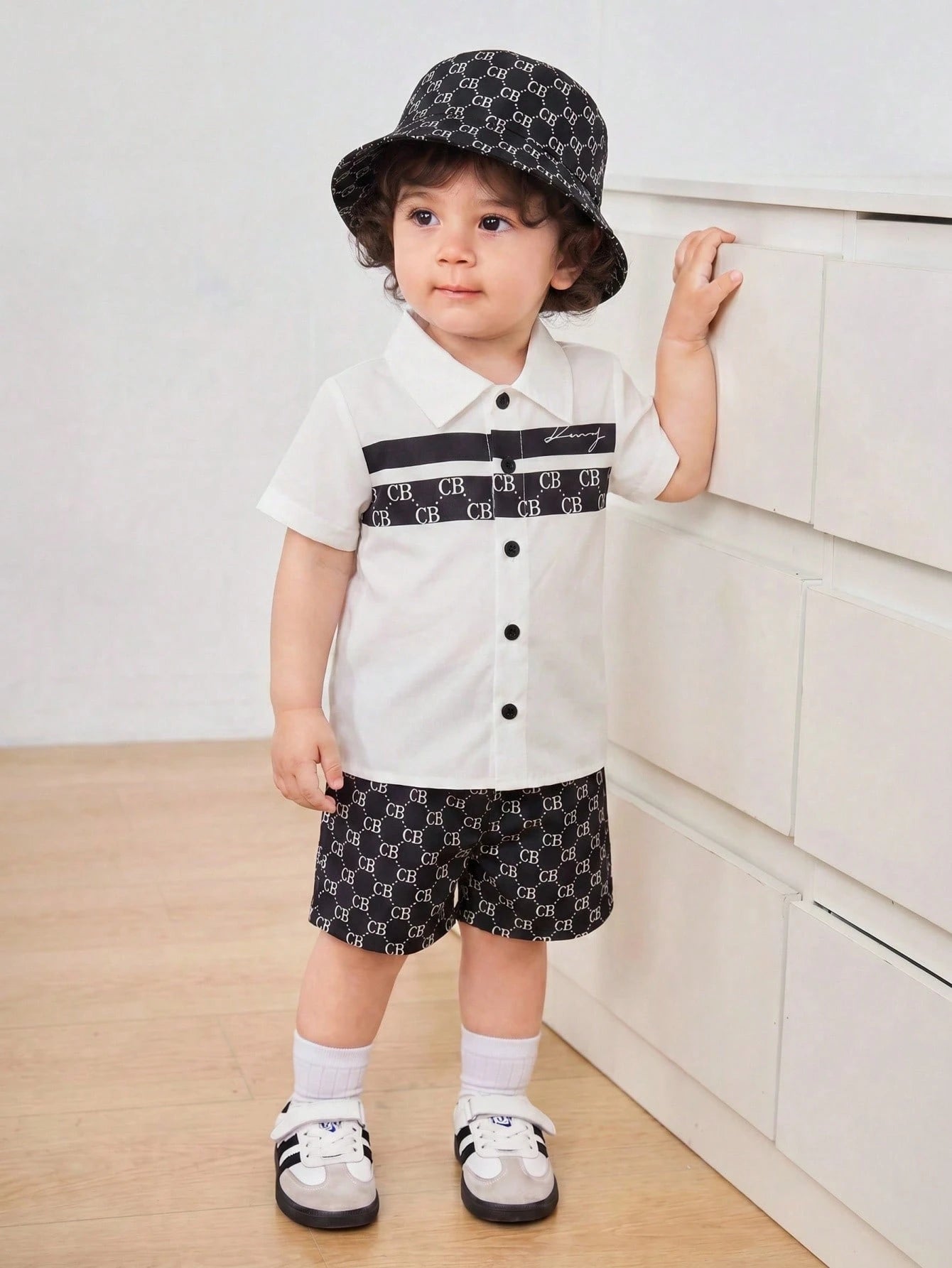 Little Boys Monogram Print Collar Shirt & Shorts Set - Ivory