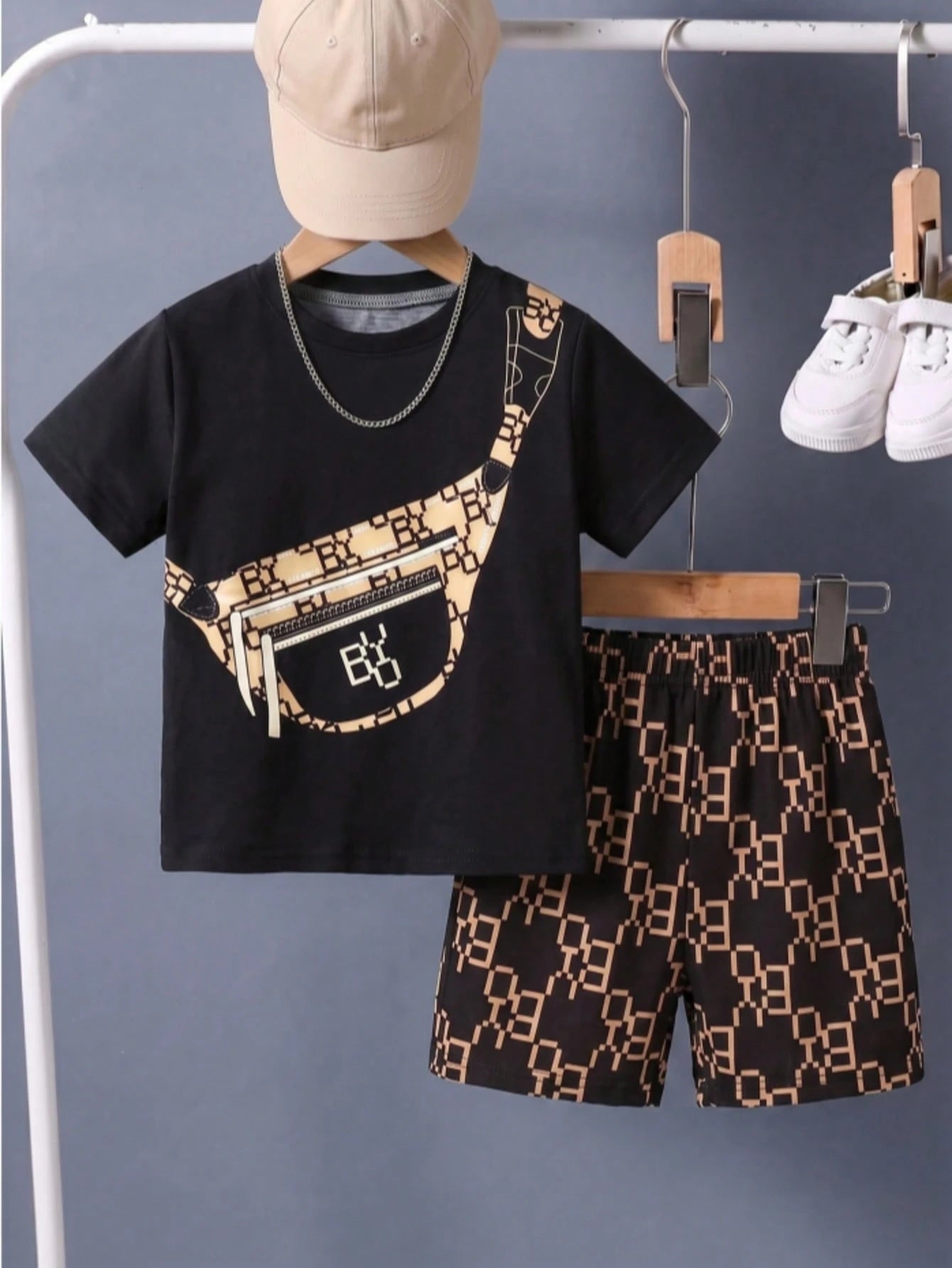 2pcs Boys Monogram Crossbody Print Tee & Shorts Set - Onyx