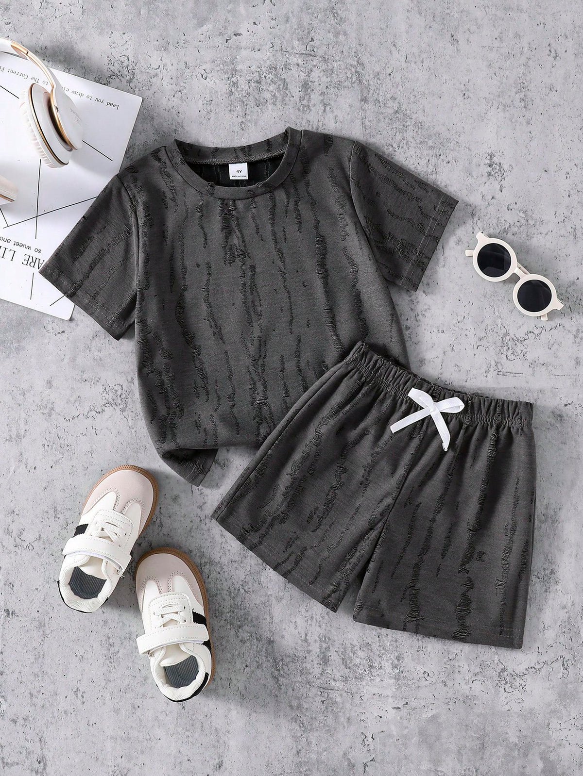 2pcs Little Boys Distressed Texture Tee & Shorts Set - Graphite