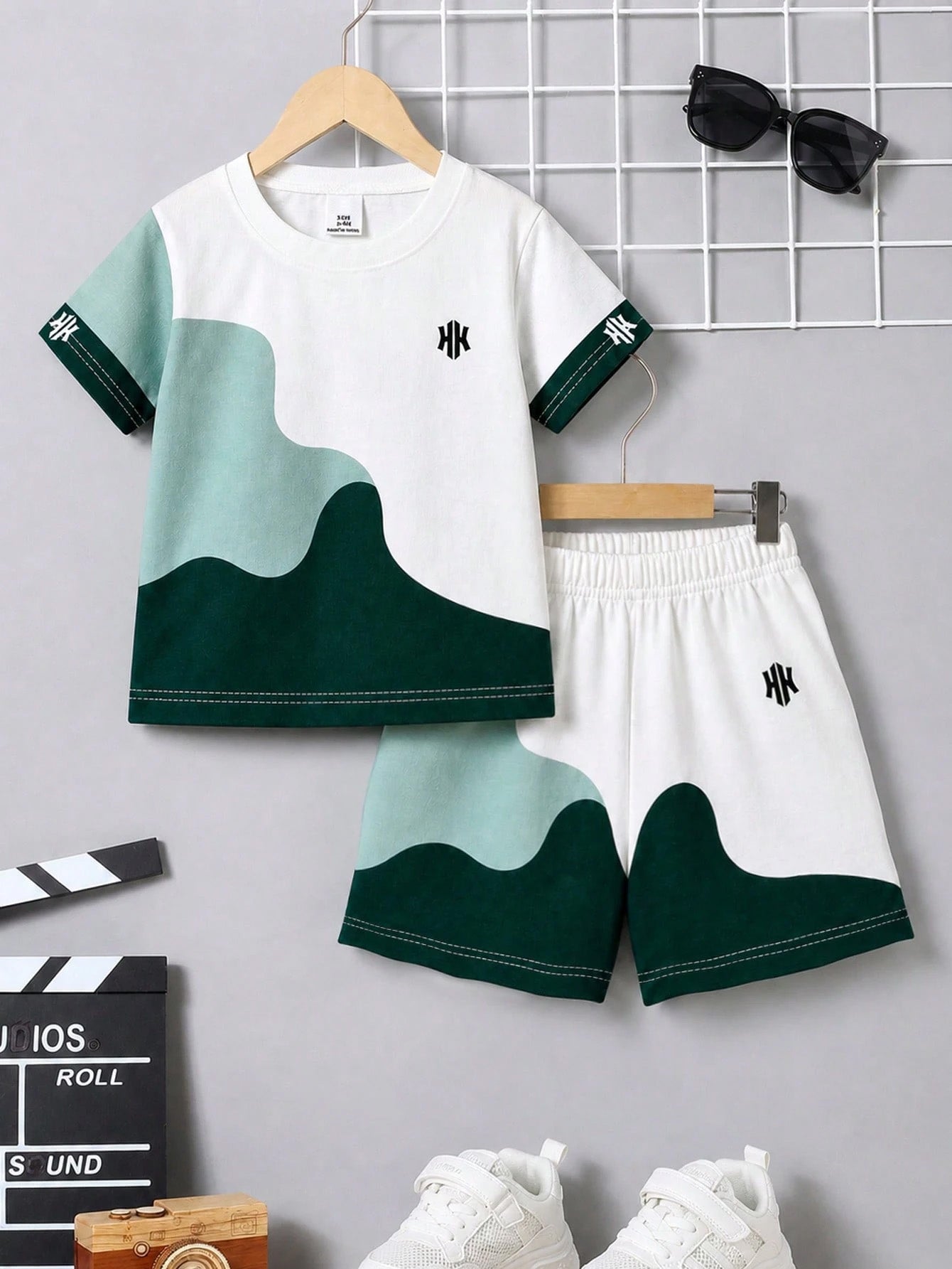 2pcs Boys Colourblock Letter Knit Tee & Shorts Set - Ivory