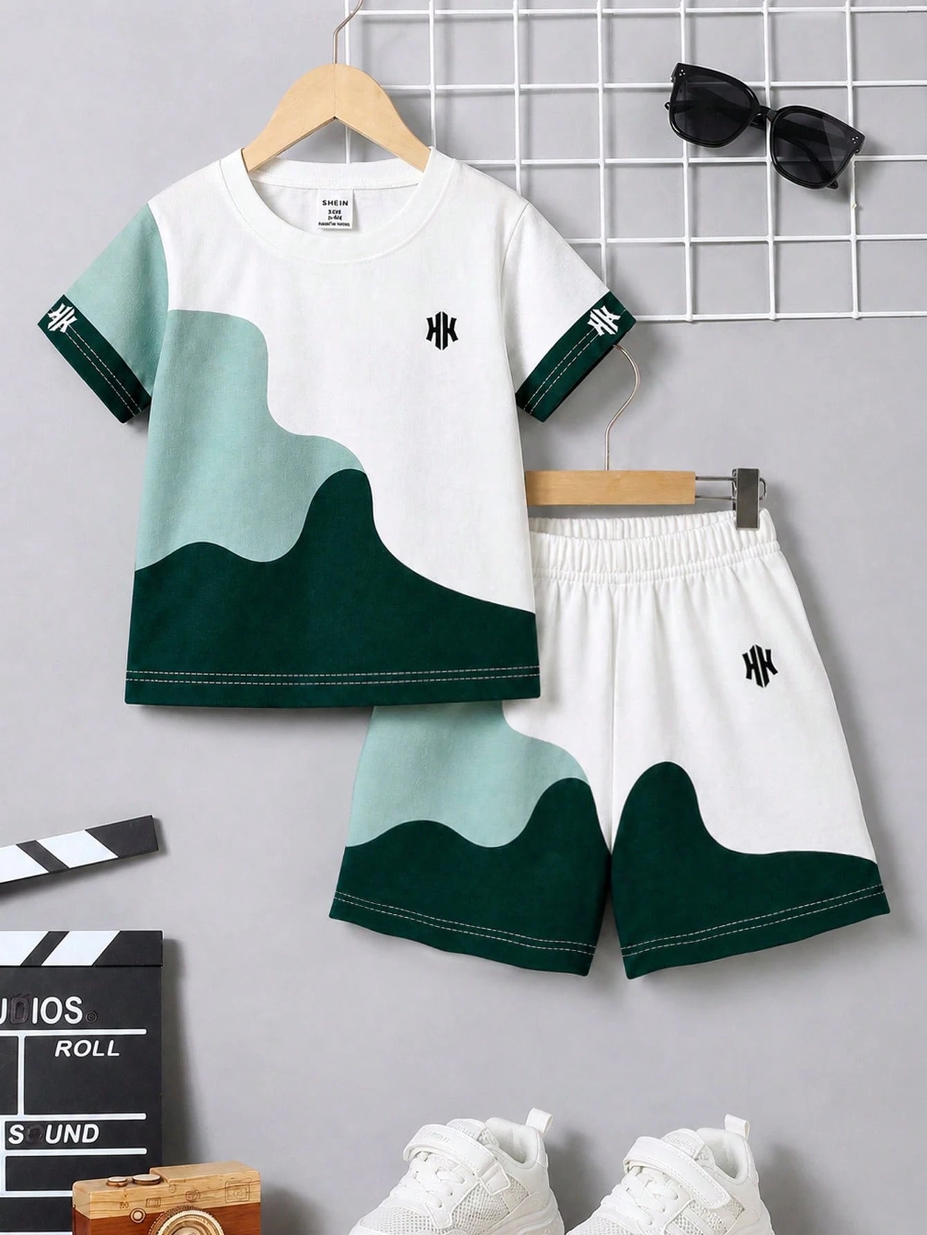 2pcs Boys Colourblock Letter Knit Tee & Shorts Set - Ivory