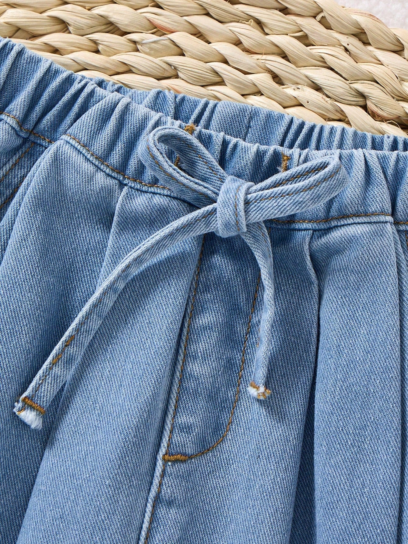 Boys Pleated Barrel-Leg Drawstring Denim Jeans - Chambray | 21 Cent...