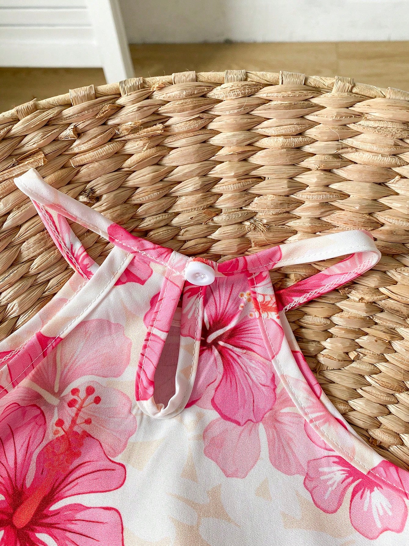 2pcs Girls Hibiscus Print Halter Top & Shorts Set - Isabelline