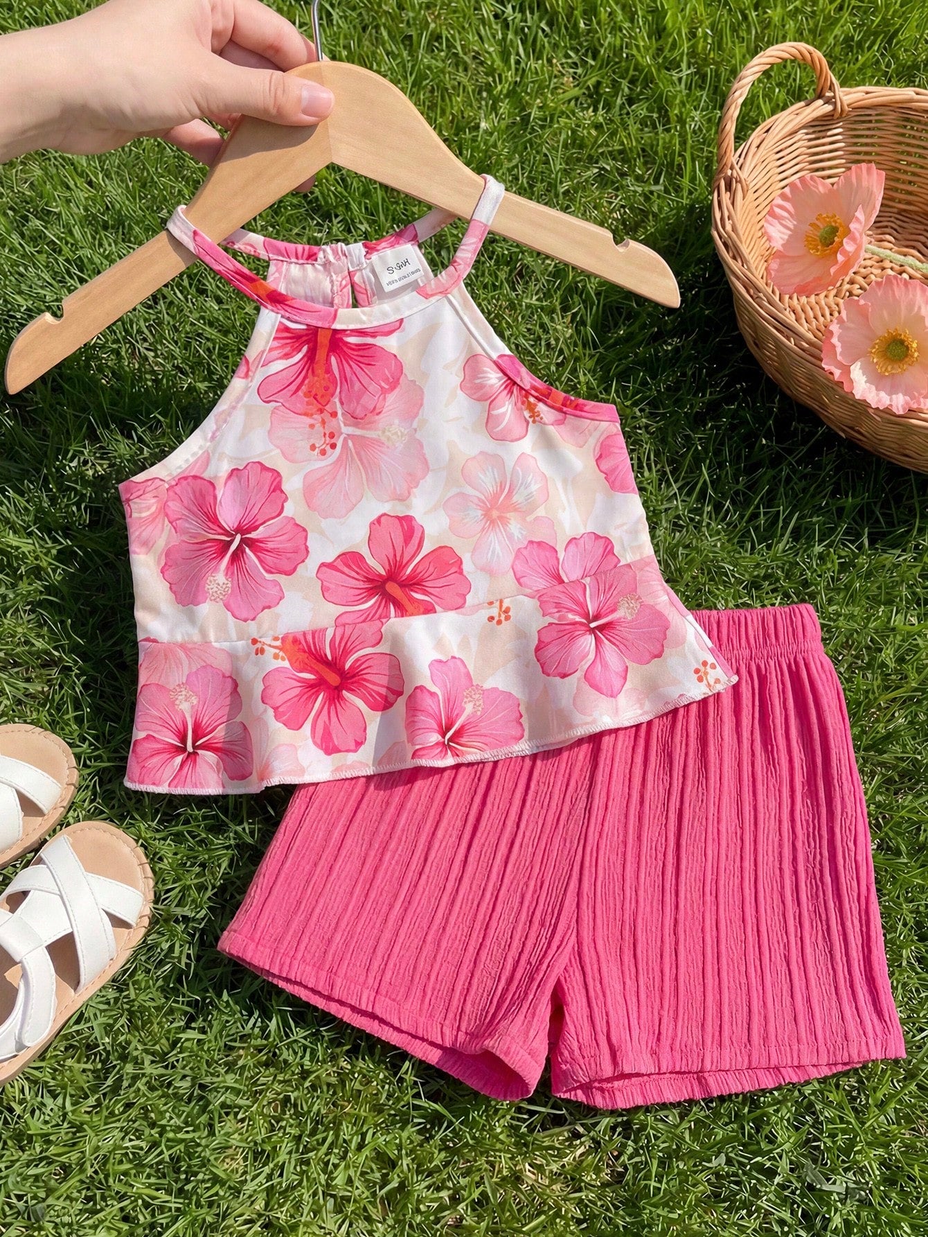 2pcs Girls Hibiscus Print Halter Top & Shorts Set - Isabelline