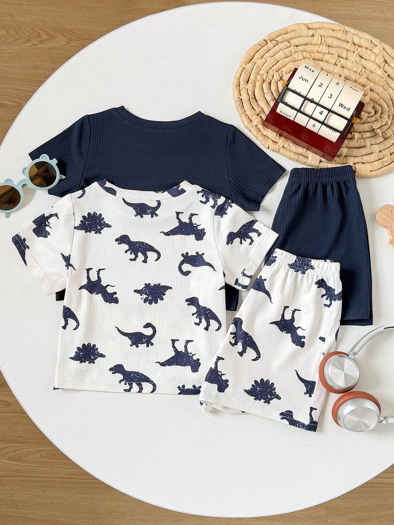 4pcs Boys Dinosaur Print Knit T-Shirt & Shorts Set - Ivory