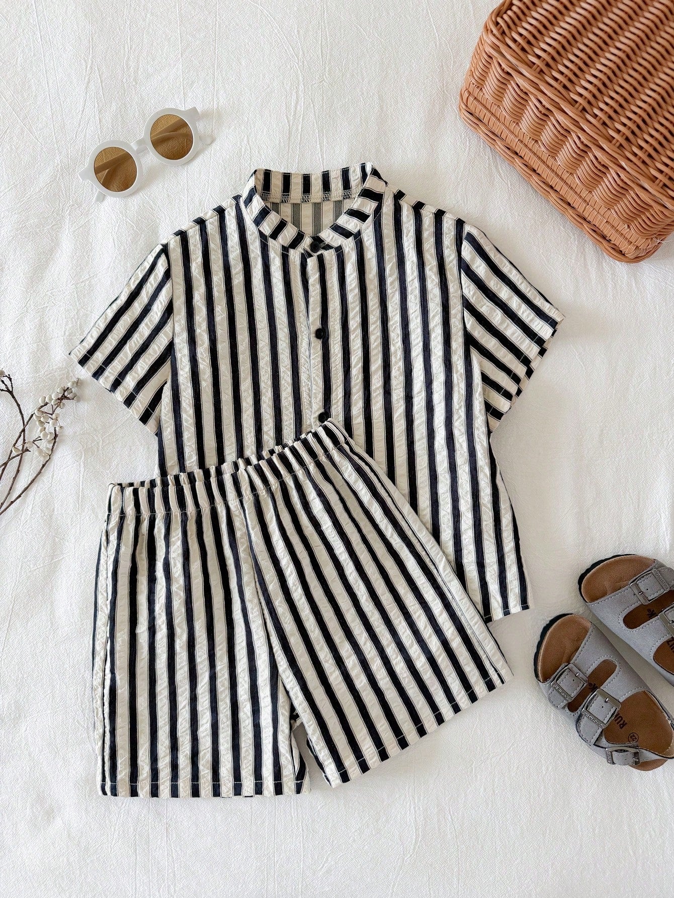 2pcs Little Boys Vertical Stripe Shirt & Shorts Set - Ecru