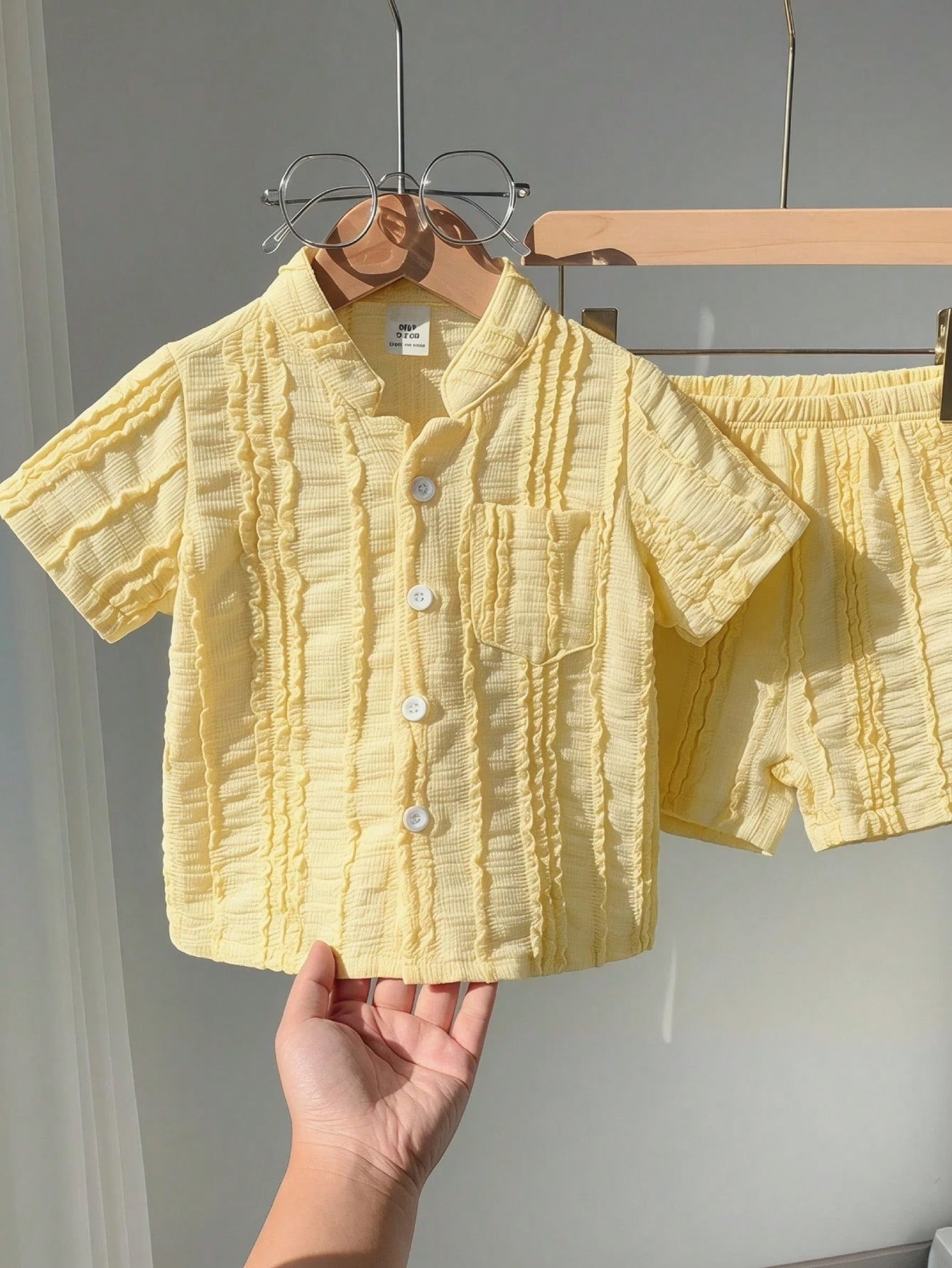 2pcs Boys Textured Mandarin Collar Shirt & Shorts Set - Buttercup