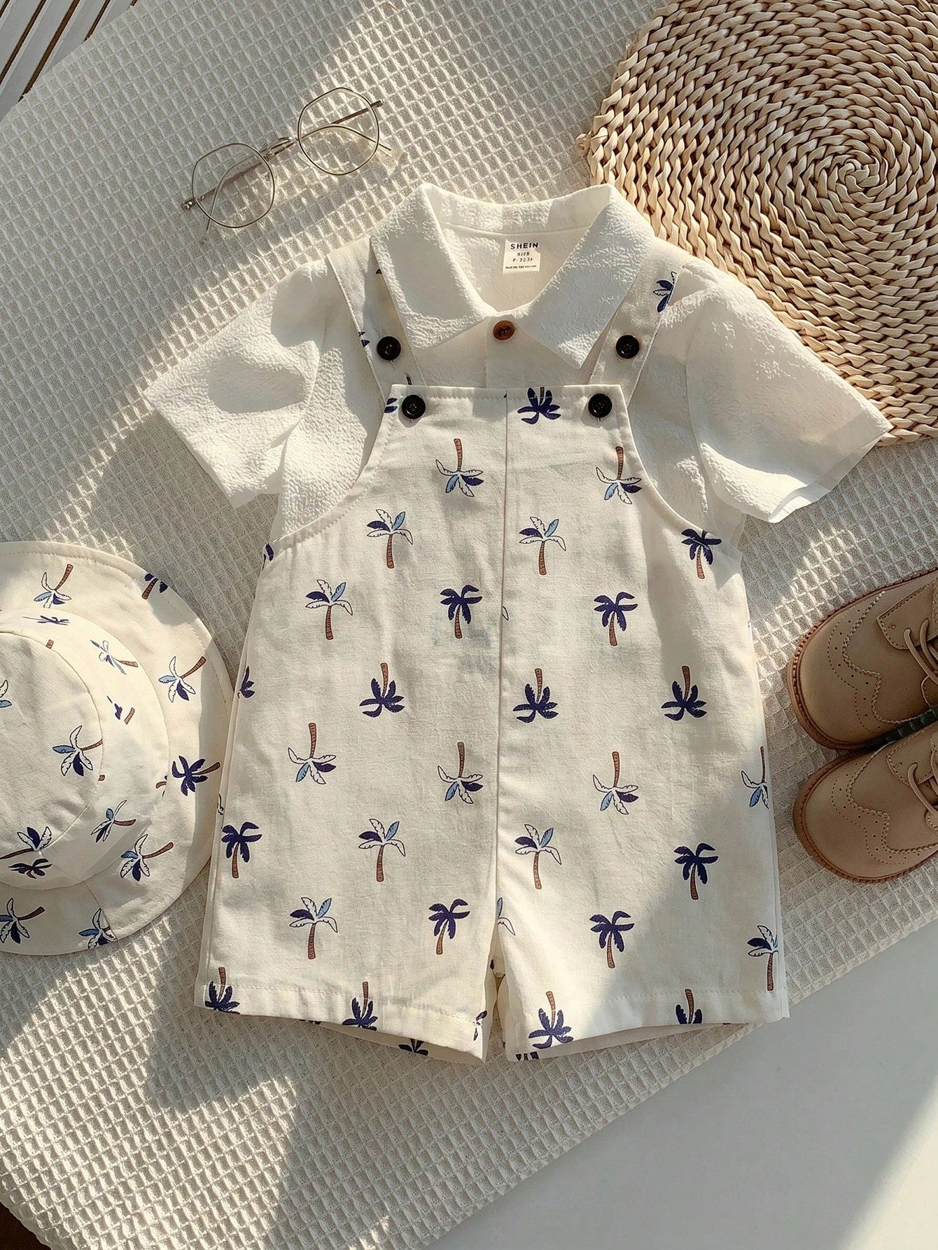 2pcs Boys Palm Print Dungaree Shorts & Bucket Hat Set - Ivory | 21 ...