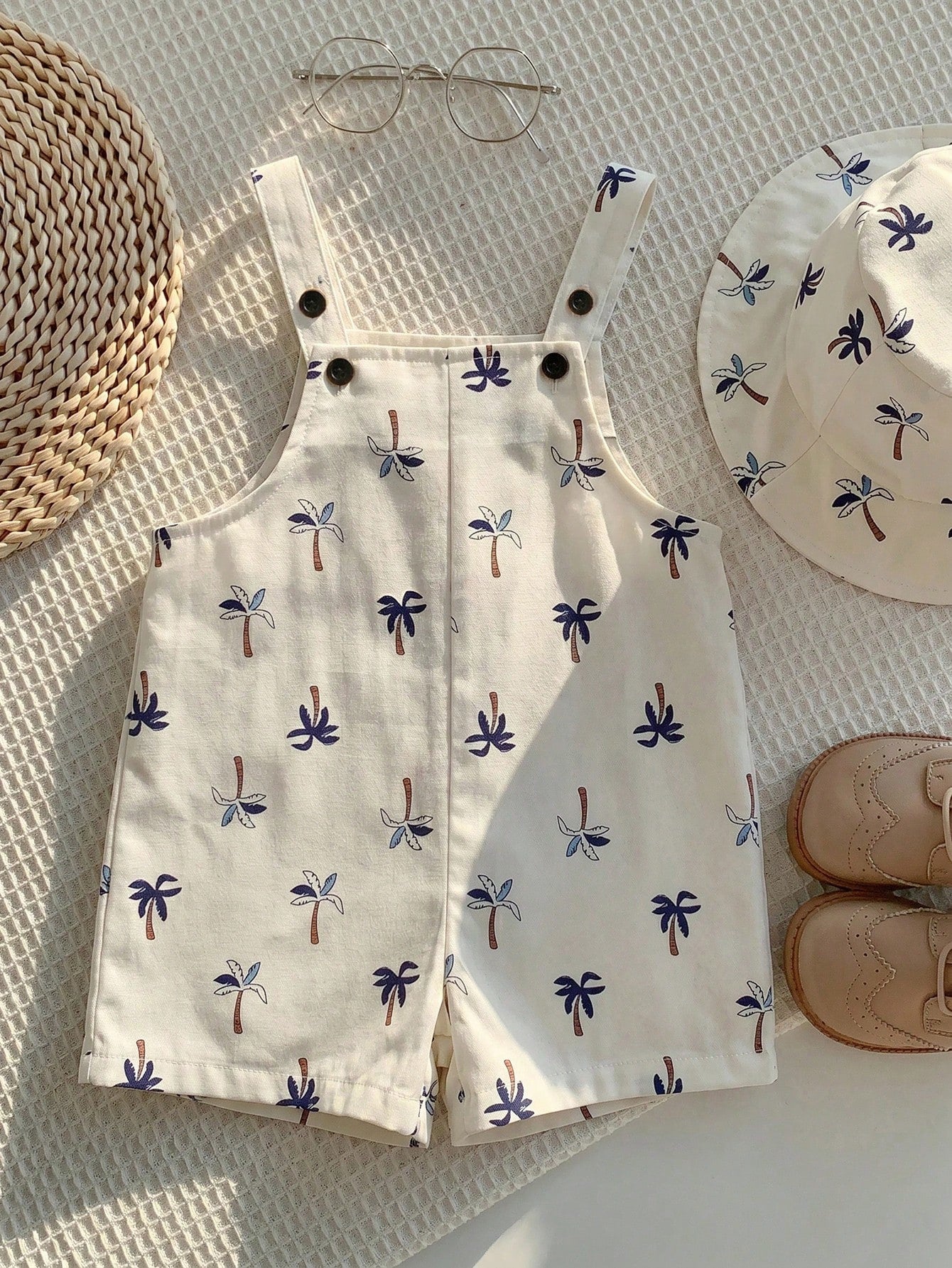 2pcs Boys Palm Print Dungaree Shorts & Bucket Hat Set - Ivory | 21 ...