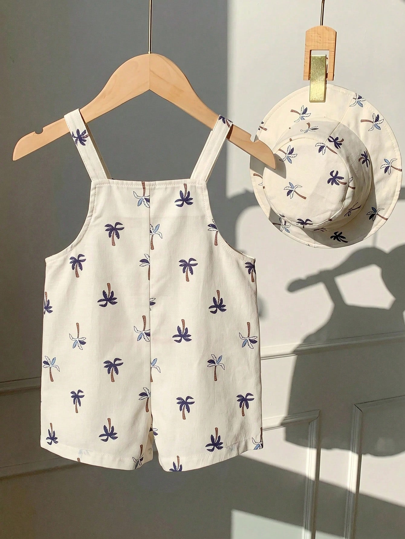 2pcs Boys Palm Print Dungaree Shorts & Bucket Hat Set - Ivory | 21 ...
