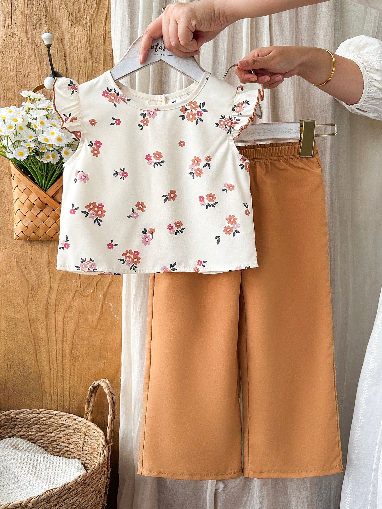 2pcs Little Girls Ditsy Floral Ruffle Top & Wide-Leg Pants Set - Iv...