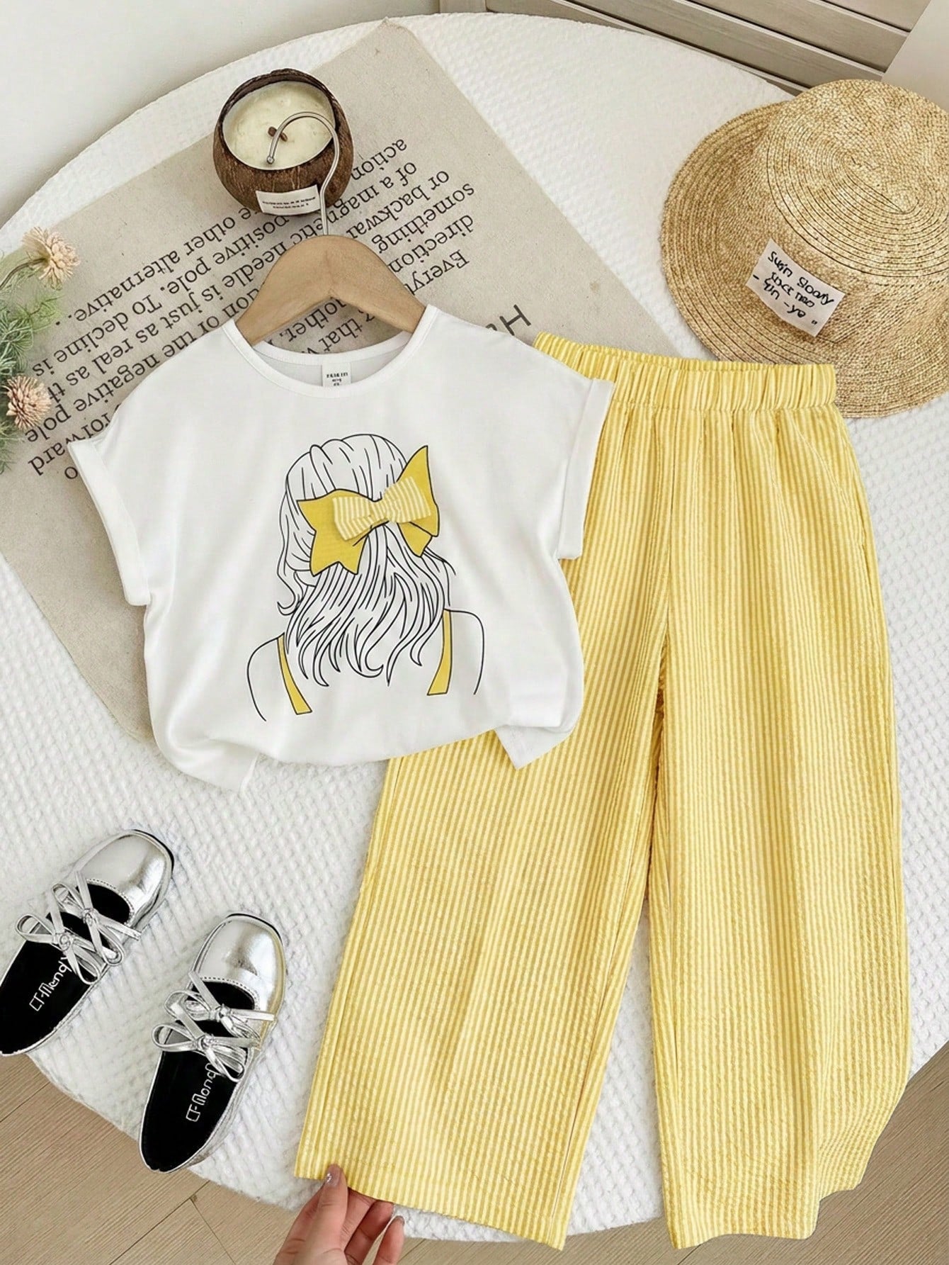 2pcs Little Girls Bow Print Tee & Striped Wide-Leg Pants Set - Butt...