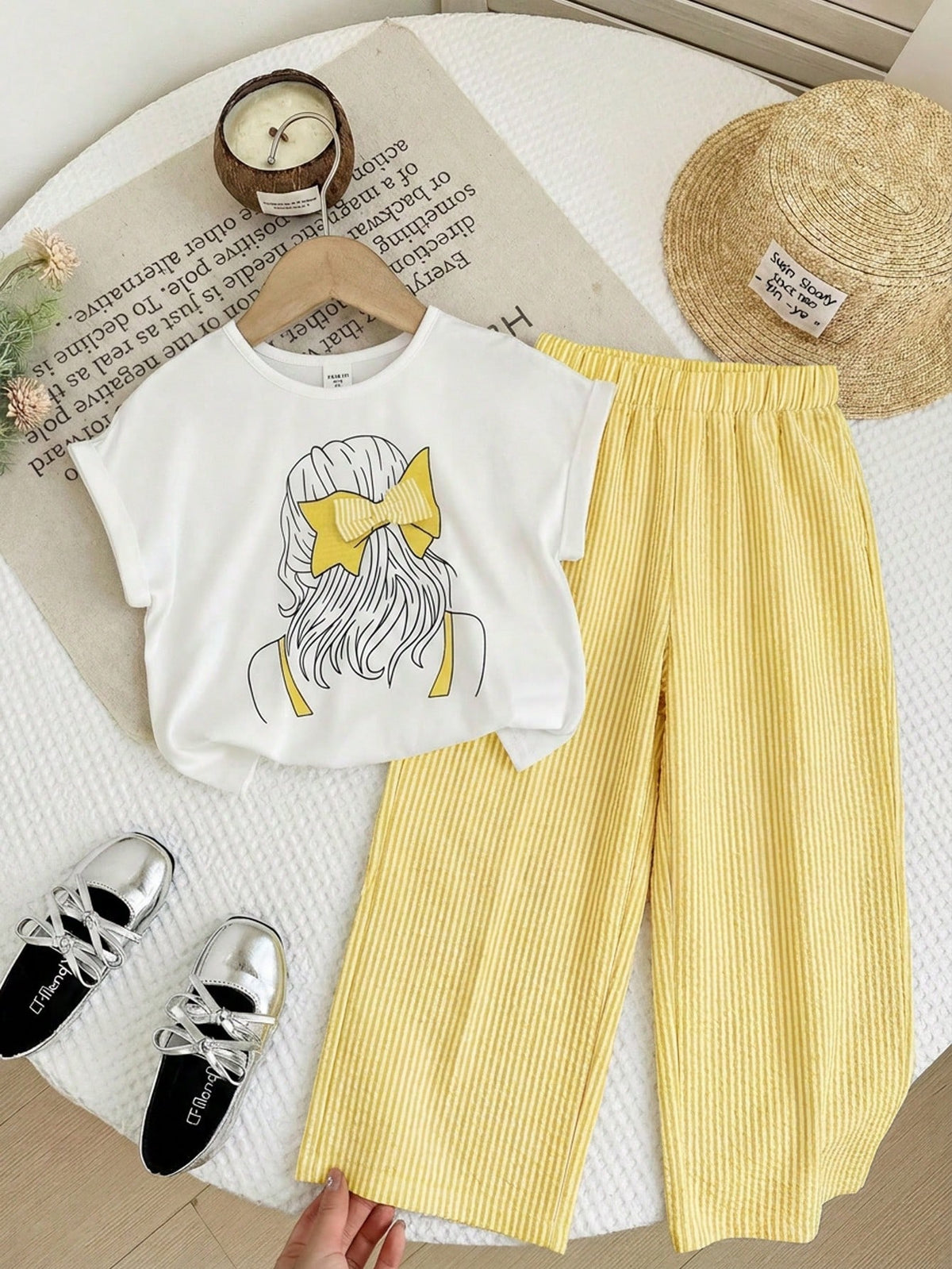 2pcs Little Girls Bow Print Tee & Striped Wide-Leg Pants Set - Butt...
