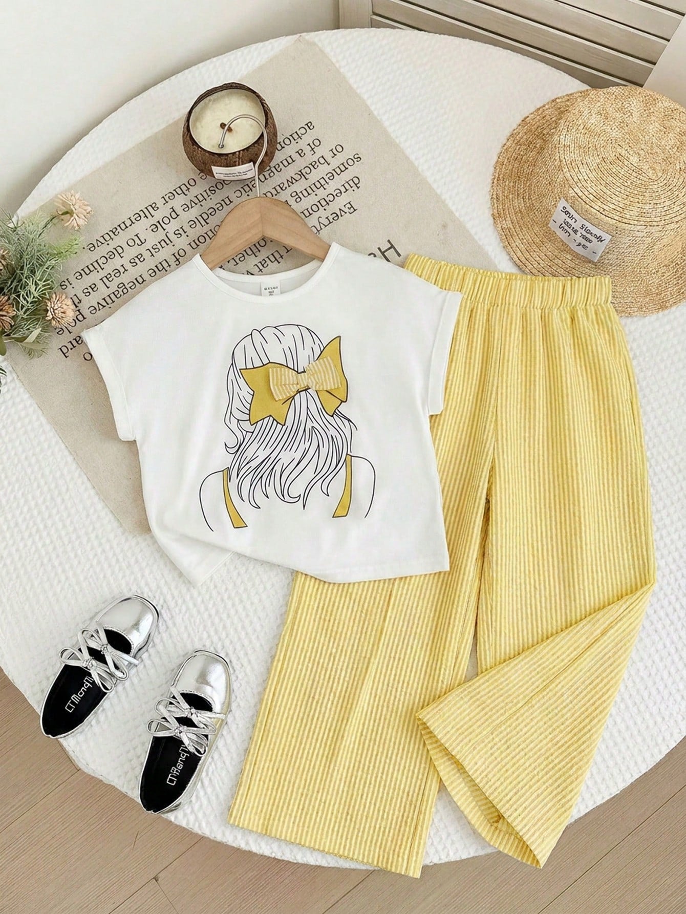 2pcs Little Girls Bow Print Tee & Striped Wide-Leg Pants Set - Butt...