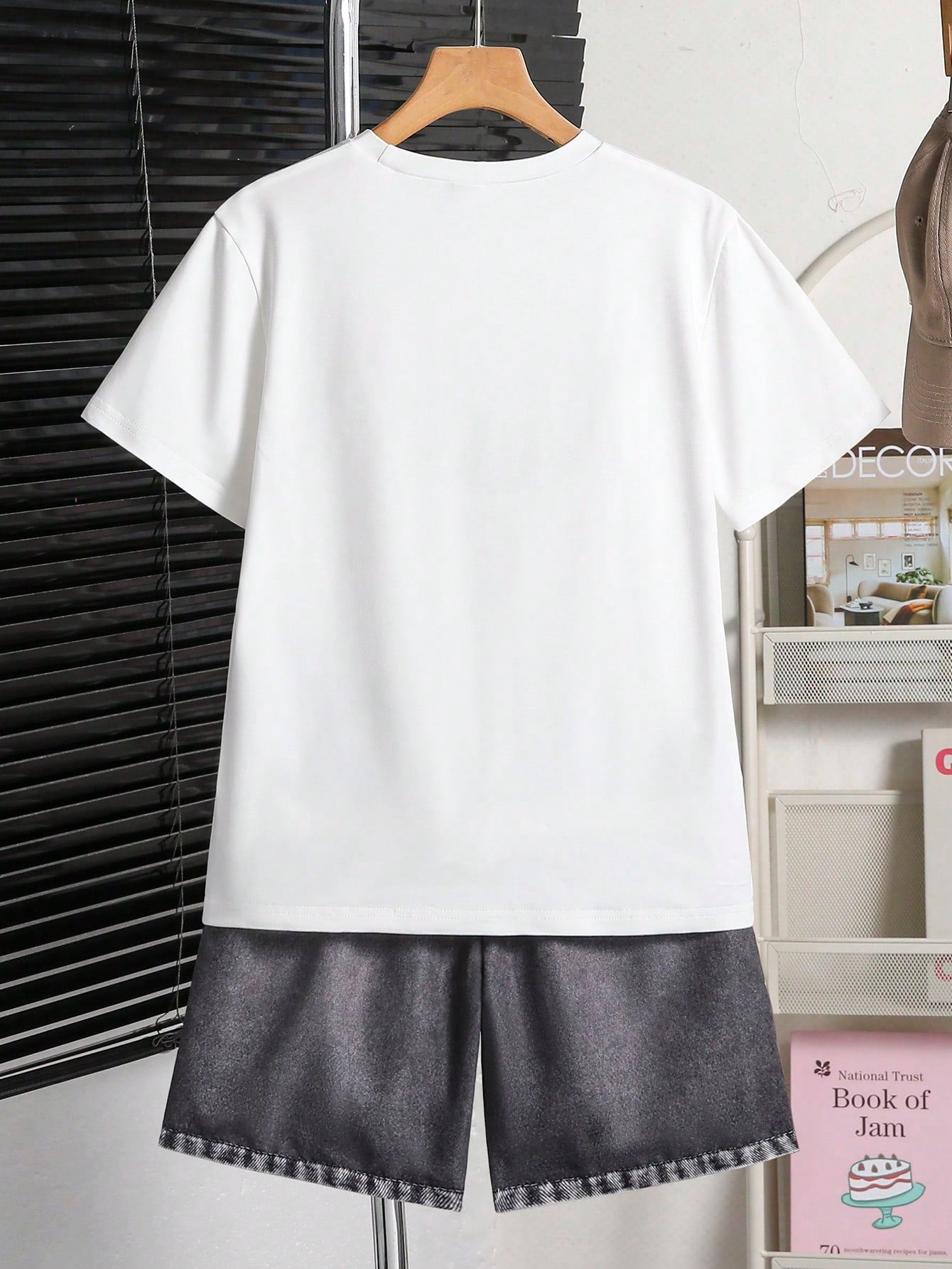 2pcs Big Boys Graffiti Bear Graphic Tee & Denim Shorts Set - Ivory ...