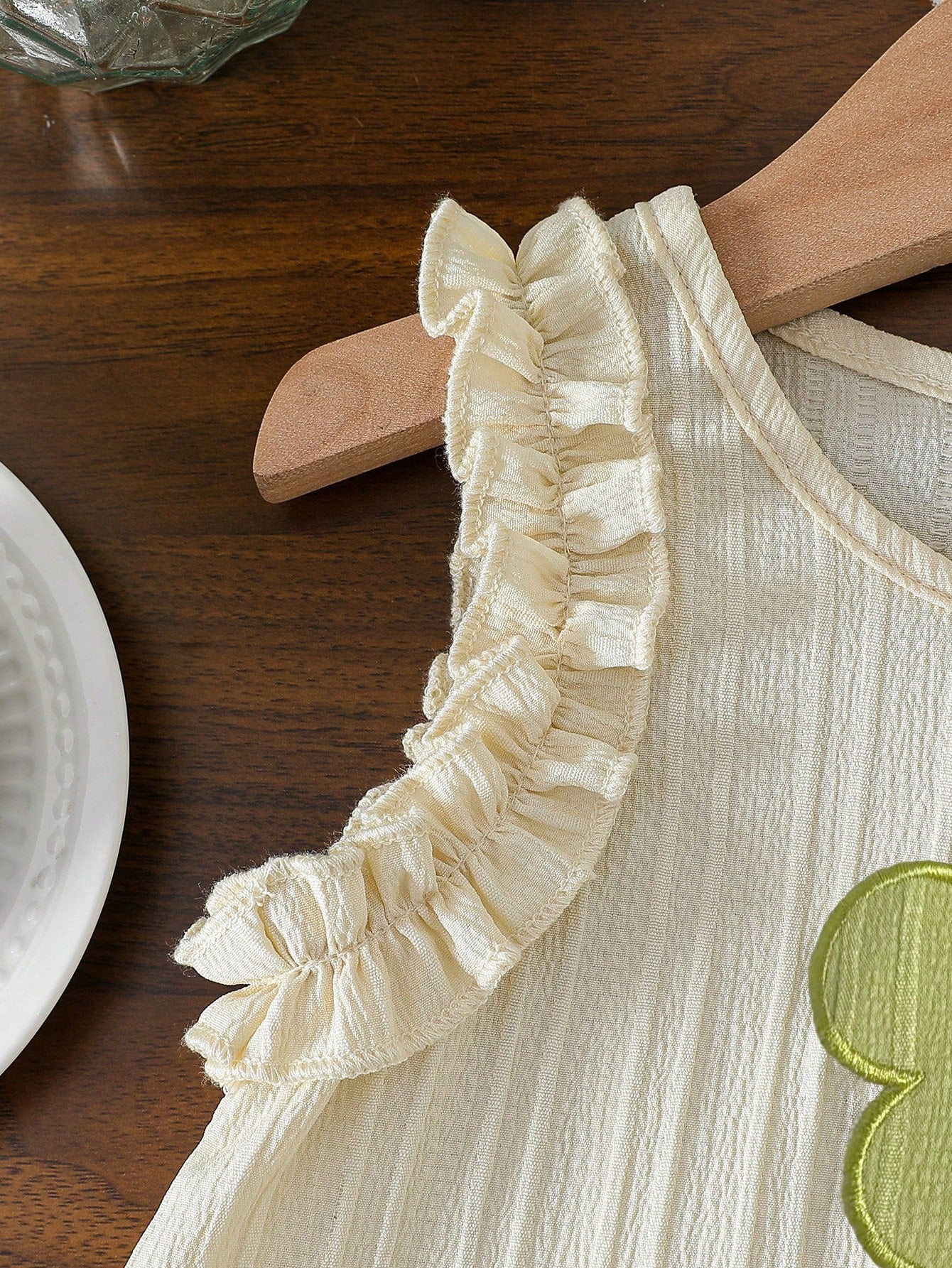 2pcs Girls Flower Appliqué Ruffle Tank Top & Shorts Set - Ivory | 2...